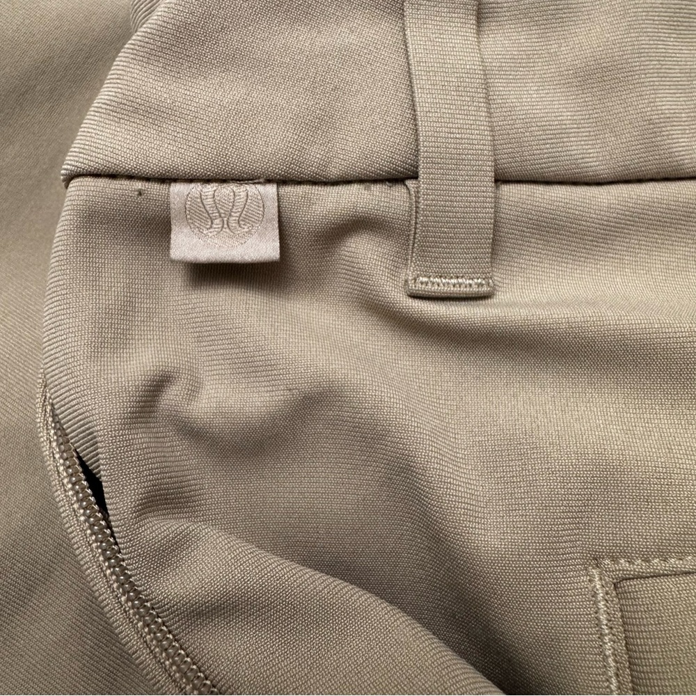 Lululemon Men’s Commission Pants Tofino Sand Khaki Size 40 - Picture 9 of 10